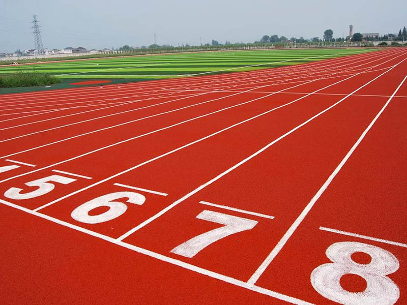 運動場塑膠跑道一平方多少錢？